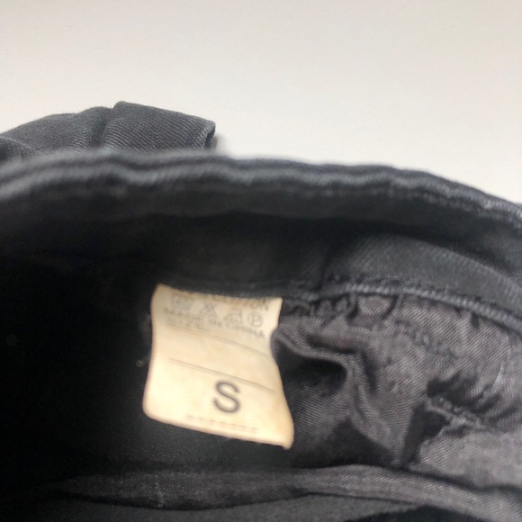 Sold out BRANDY MELVILLE BLACK DENIM SHORTS - Picture 4 of 5